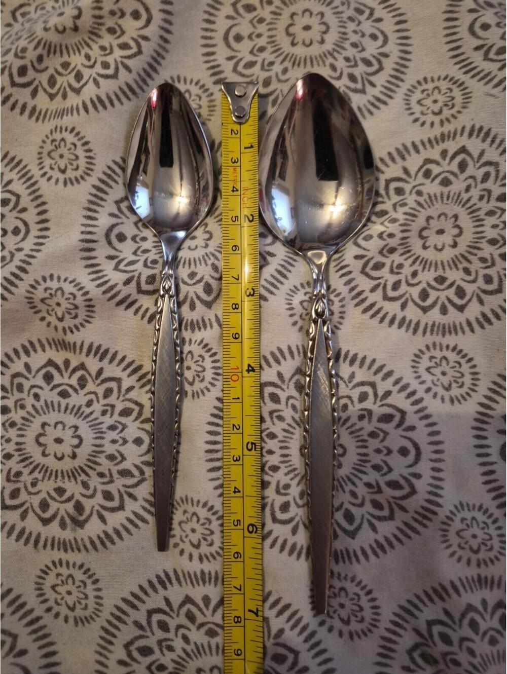 2 Oneida Community VENETIA Place Oval Soup Spoons Stainless Flatware 6.5" & 7"
